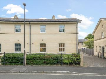 5 bedroom semi detached house for sale