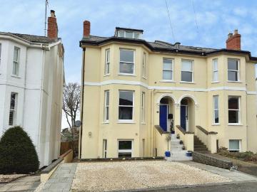 5 bedroom semi detached house for sale