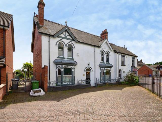 5 bedroom semi detached house for sale