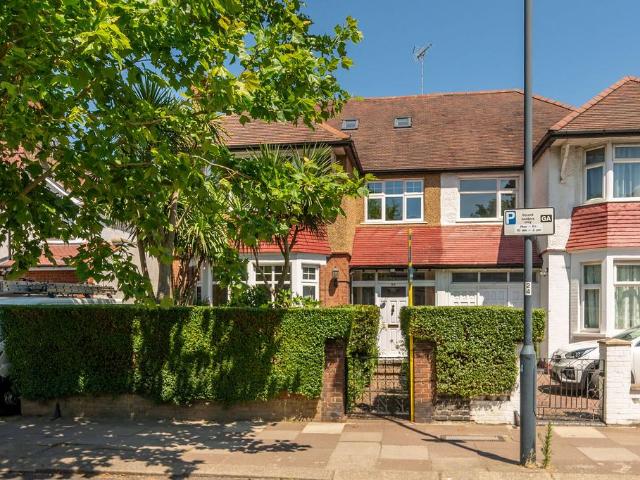 5 bedroom semi detached house for sale