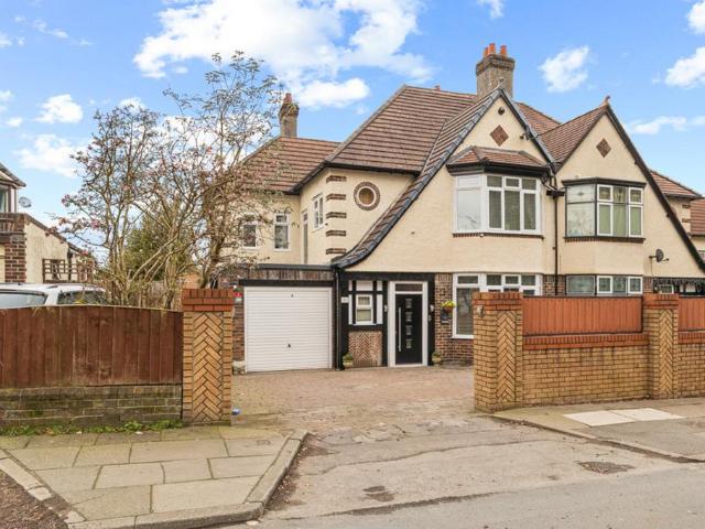 5 bedroom semi detached house for sale