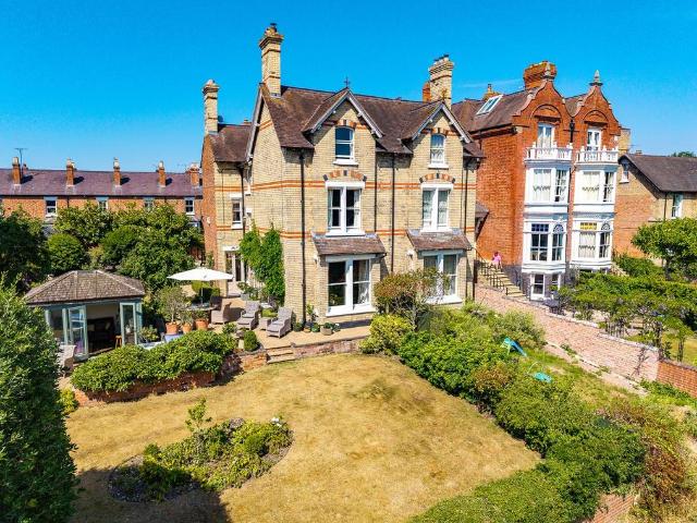 5 bedroom semi detached house for sale