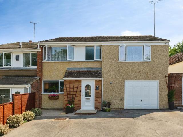 5 bedroom semi detached house for sale