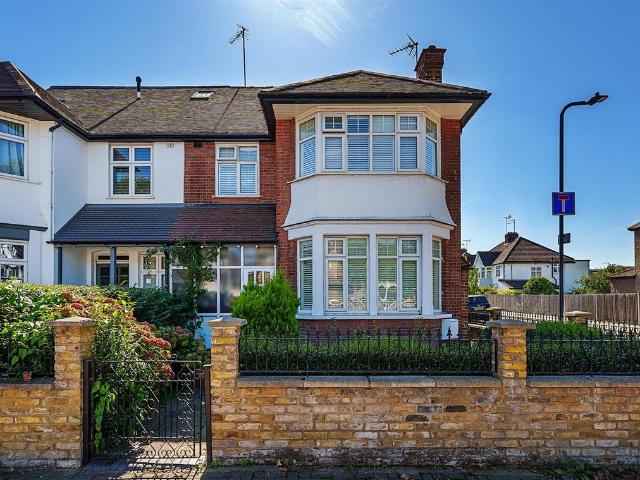 5 bedroom semi detached house for sale