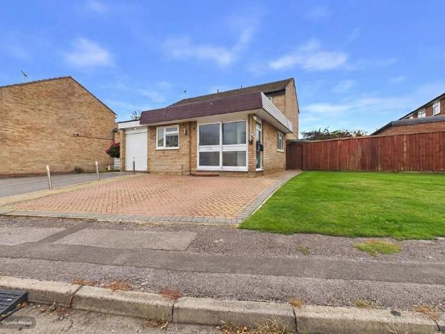 5 bedroom semi detached house for sale