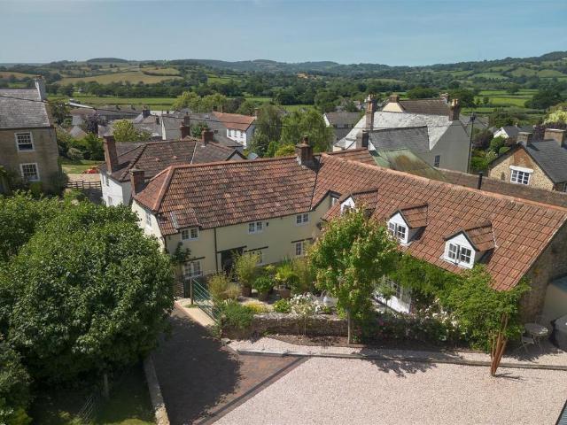 5 bedroom semi detached house for sale