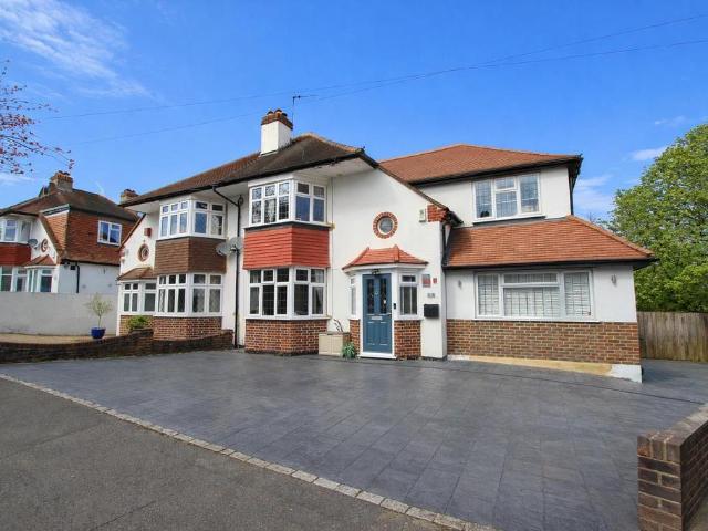5 bedroom semi detached house for sale