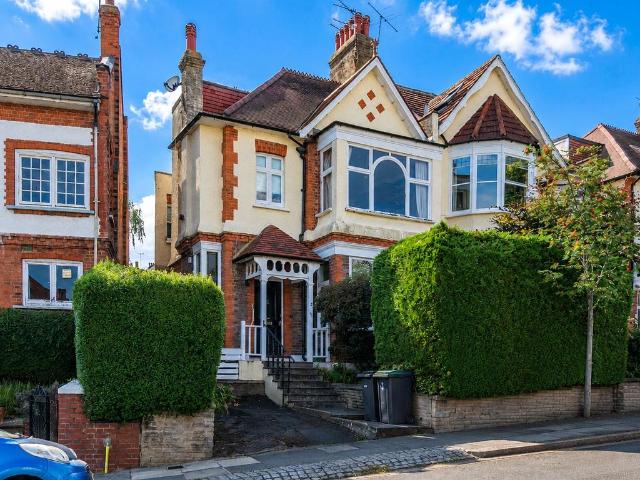 5 bedroom semi detached house for sale