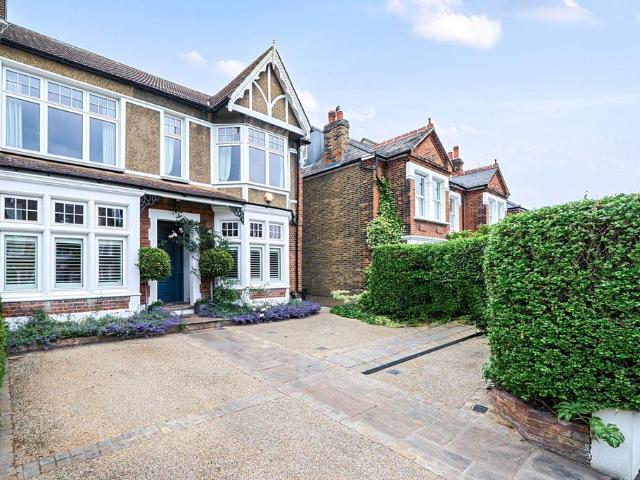 5 bedroom semi detached house for sale