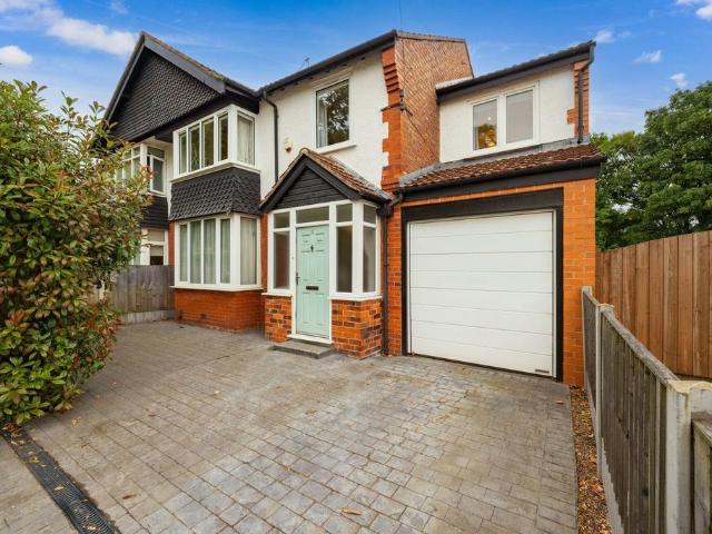 5 bedroom semi detached house for sale