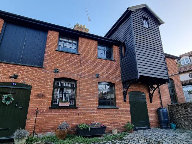 5 bedroom semi detached house for sale