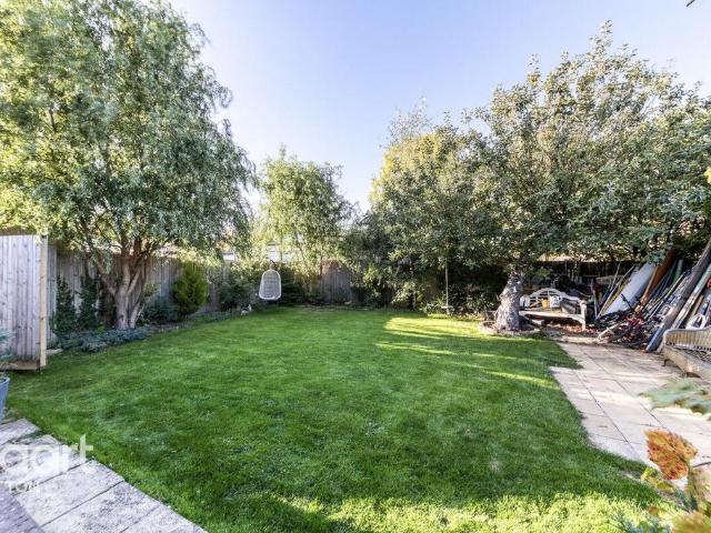 5 bedroom semi detached house for sale