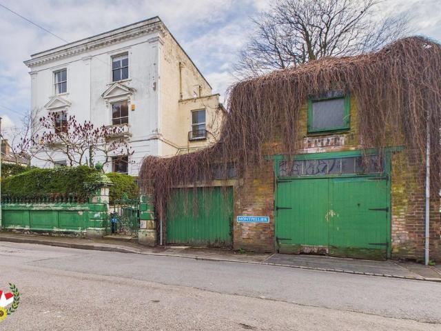 5 bedroom semi detached house for sale