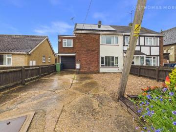 5 bedroom semi detached house for sale