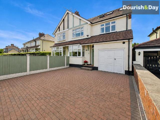 5 bedroom semi detached house for sale