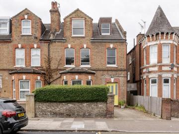 5 bedroom semi detached house for sale