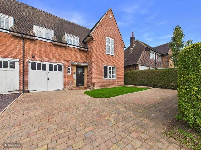 5 bedroom semi detached house for sale