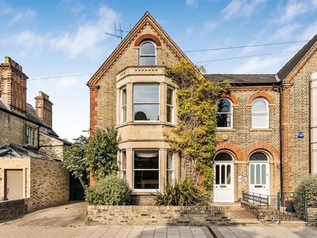 5 bedroom semi detached house for sale