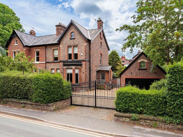 5 bedroom semi detached house for sale