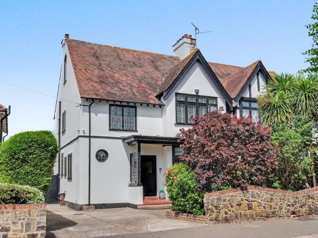 5 bedroom semi detached house for sale