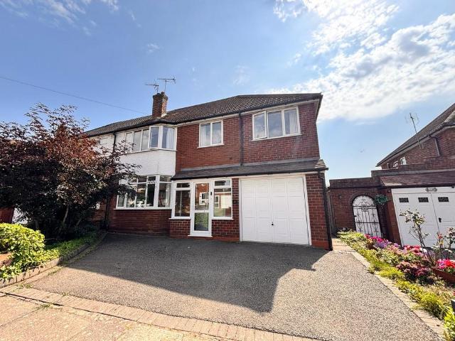 5 bedroom semi detached house for sale