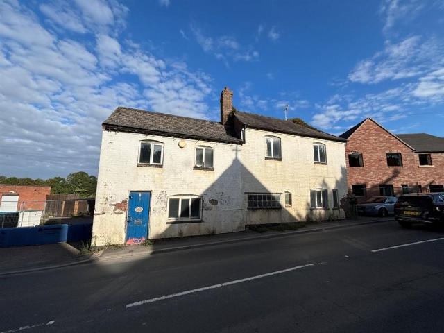 5 bedroom semi detached house for sale