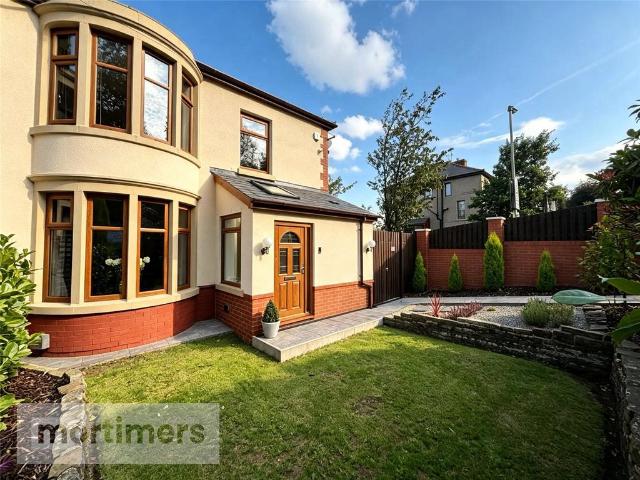 5 bedroom semi detached house for sale