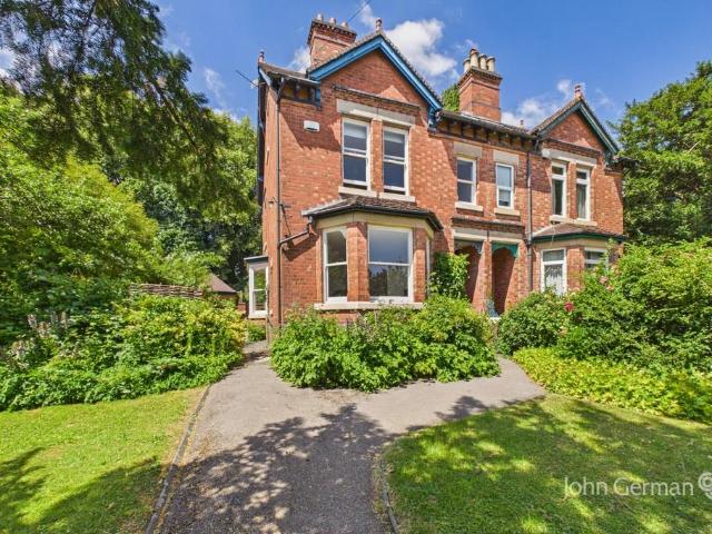5 bedroom semi detached house for sale