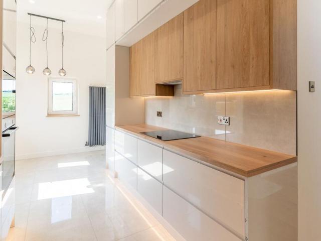 5 bedroom semi detached house for sale