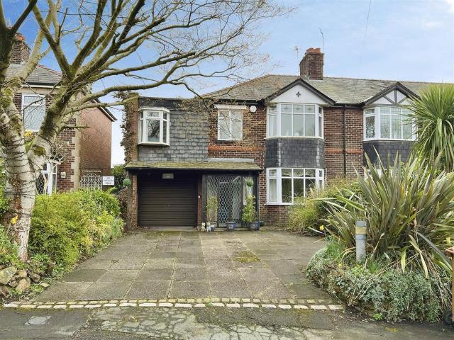 5 bedroom semi detached house for sale