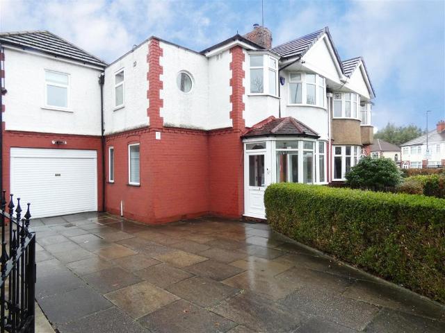 5 bedroom semi detached house for sale
