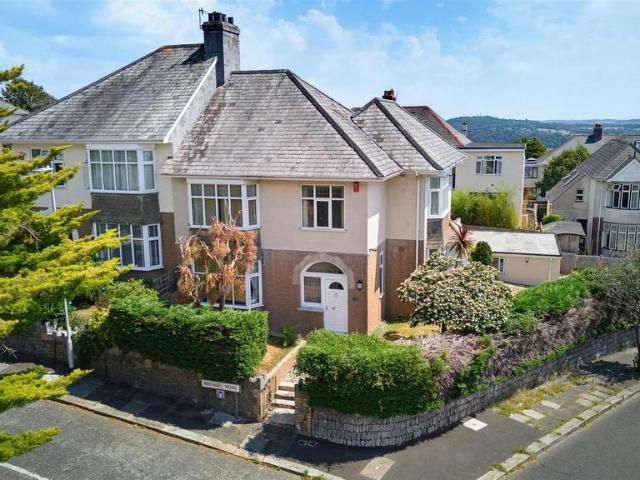 5 bedroom semi detached house for sale