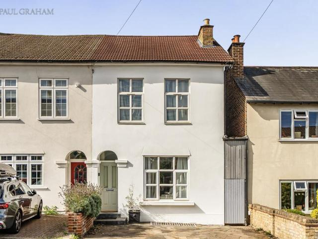 5 bedroom semi detached house for sale