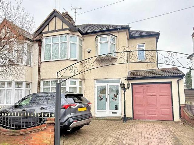 5 bedroom semi detached house for sale