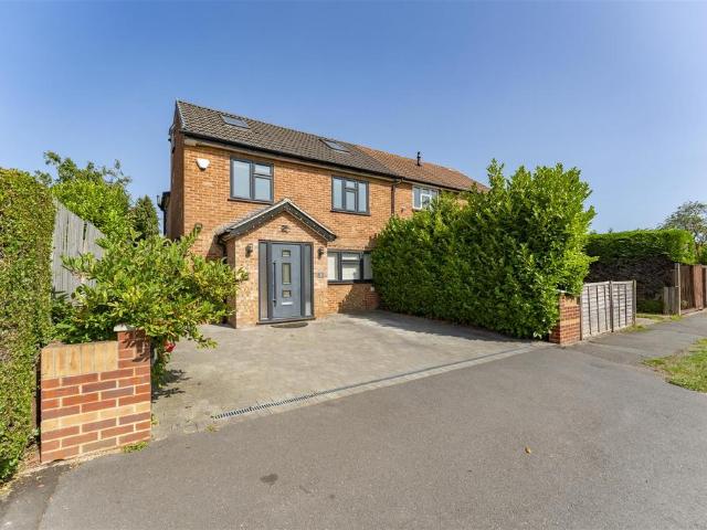 5 bedroom semi detached house for sale