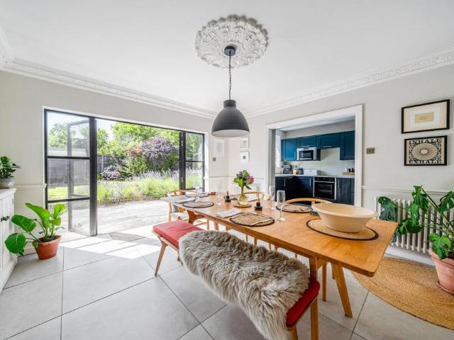5 bedroom semi detached house for sale