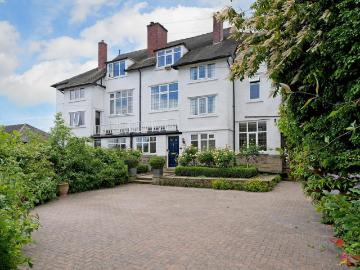 5 bedroom semi detached house for sale