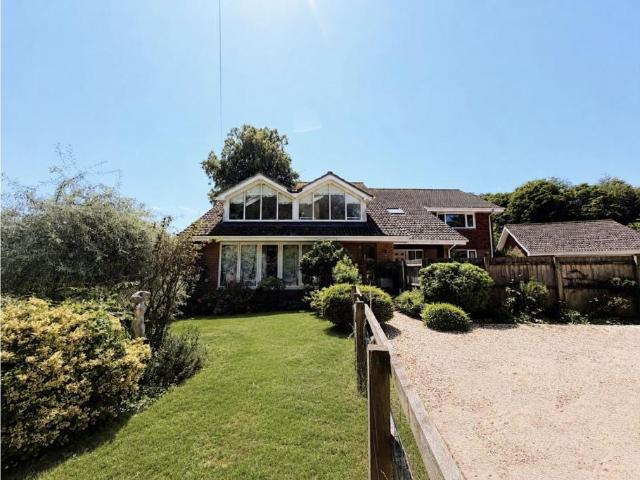 5 bedroom semi detached house for sale