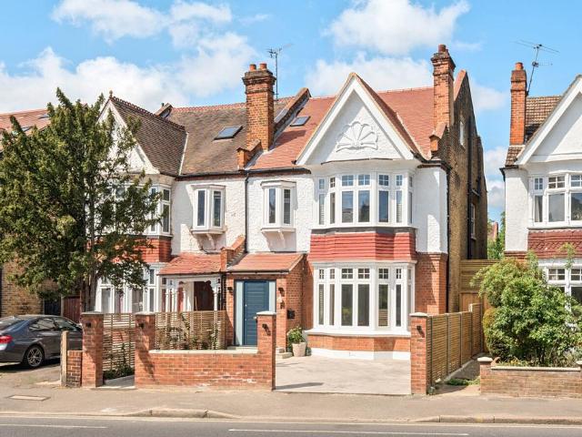 5 bedroom semi detached house for sale