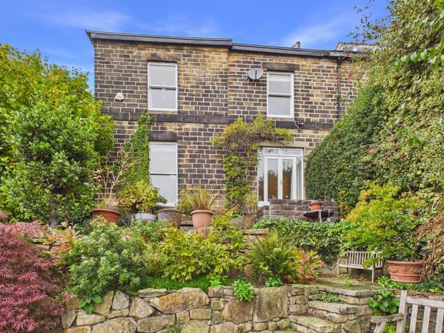 5 bedroom semi detached house for sale