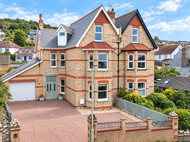 5 bedroom semi detached house for sale