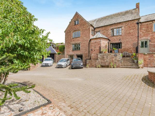 5 bedroom semi detached house for sale