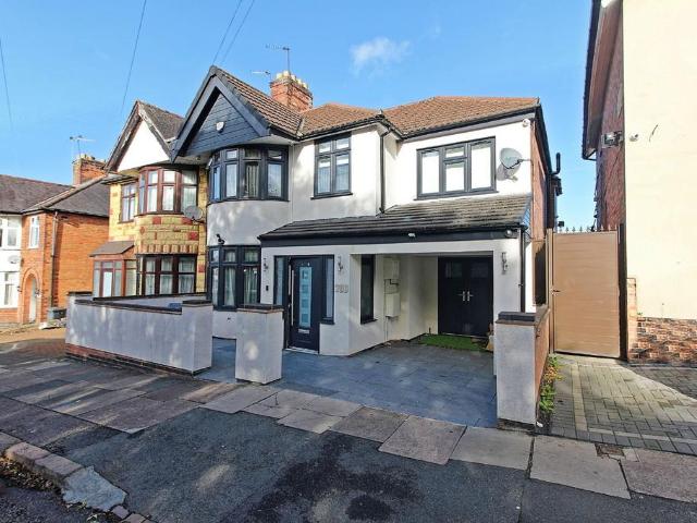 5 bedroom semi detached house for sale