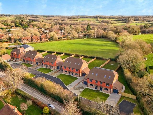 5 bedroom semi detached house for sale
