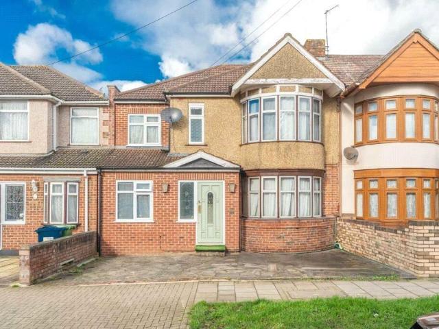 5 bedroom semi detached house for sale