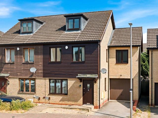 5 bedroom semi detached house for sale