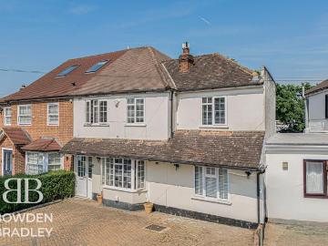 5 bedroom semi detached house for sale