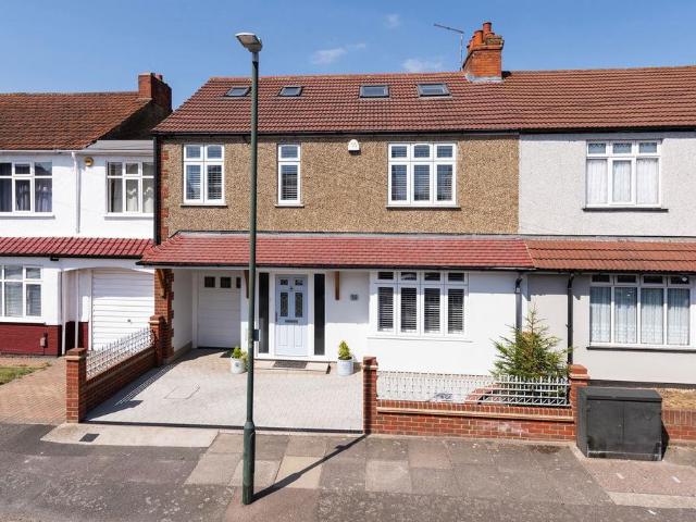 5 bedroom semi detached house for sale