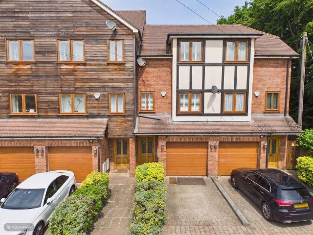 5 bedroom terraced house for sale