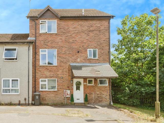 5 bedroom semi detached house for sale